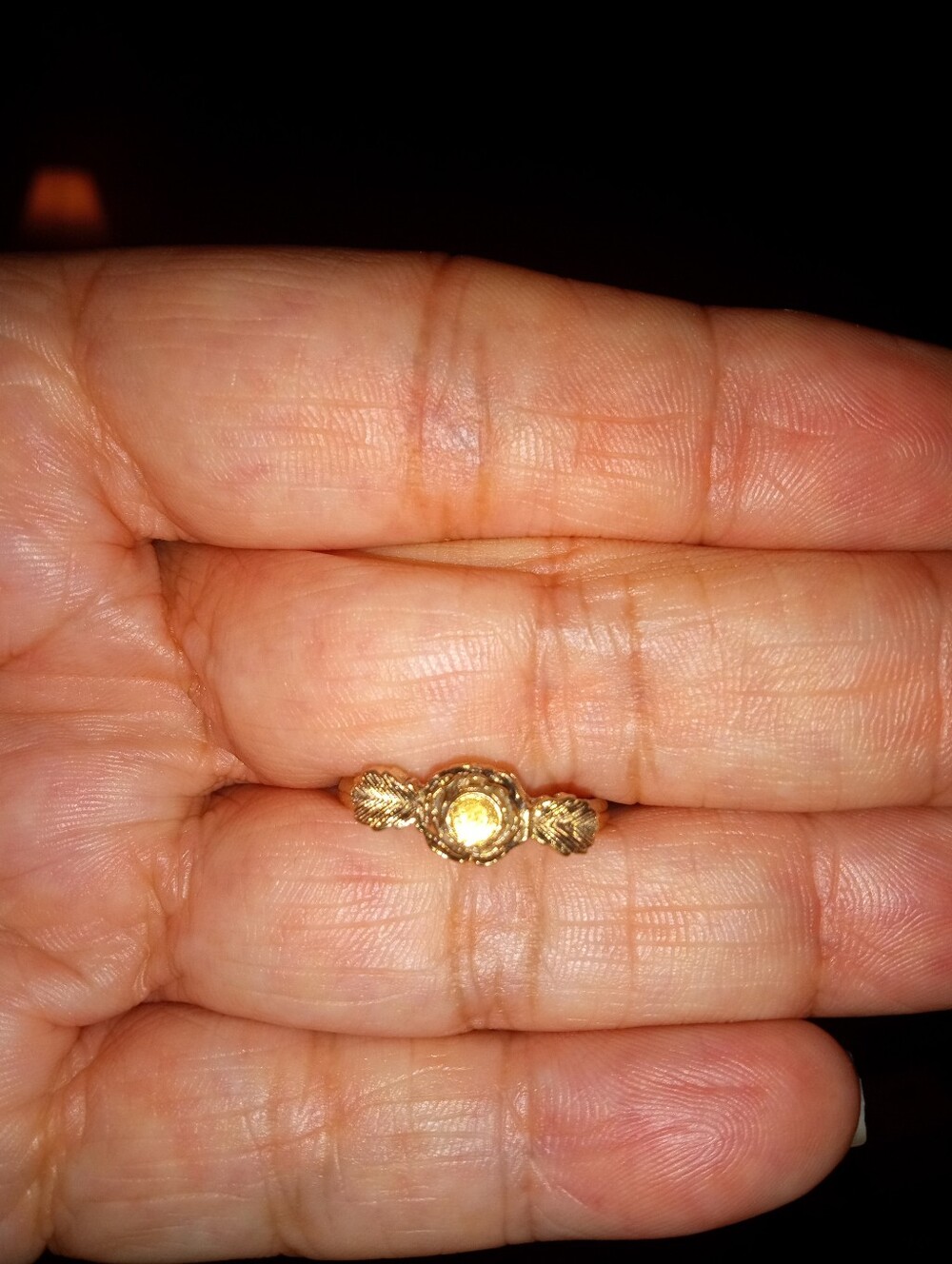 AVON Vintage Gold Floral Rose Ring - Women's Fashion Jewelry